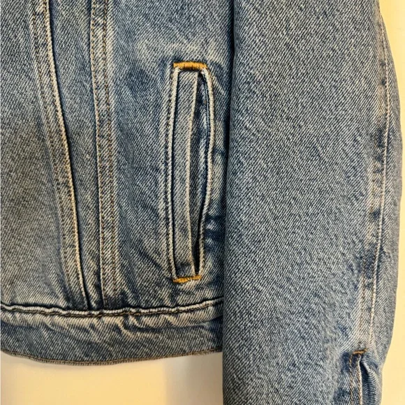 Levi's Medium Wash Sherpa Lined Denim Jacket - Picture 5 of 7